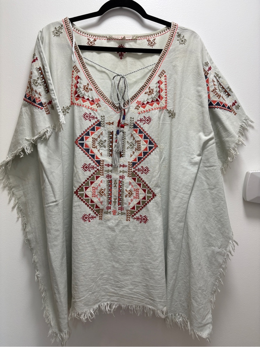 Chelsea & Violet Embroidered Boho Poncho Tunic Top Western